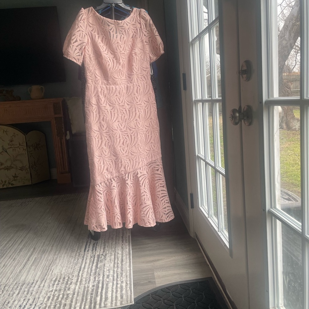 Kay Unger Pink Ruffled Sheath Dress with Puff Sleeves for Wedding Guest
